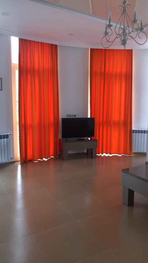 באטומי Orange Home Hotel מראה חיצוני תמונה