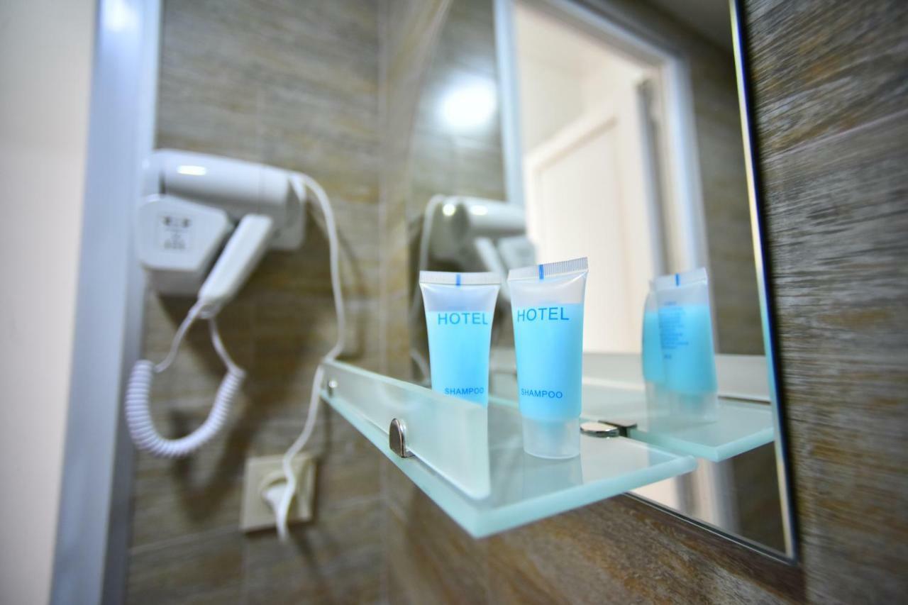 באטומי Orange Home Hotel מראה חיצוני תמונה