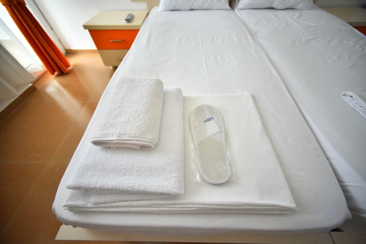 באטומי Orange Home Hotel מראה חיצוני תמונה