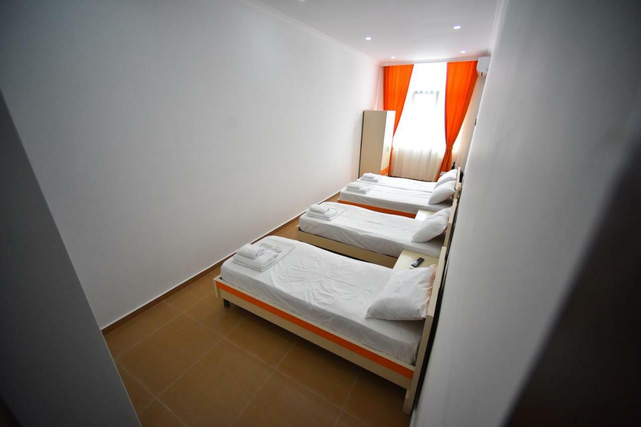 באטומי Orange Home Hotel מראה חיצוני תמונה