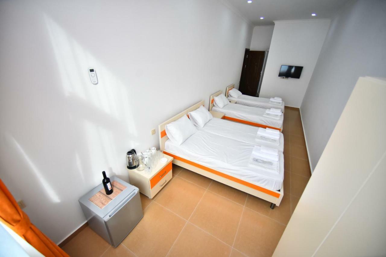 באטומי Orange Home Hotel מראה חיצוני תמונה