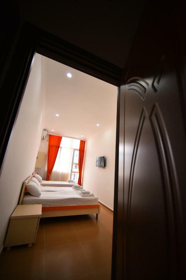 באטומי Orange Home Hotel מראה חיצוני תמונה