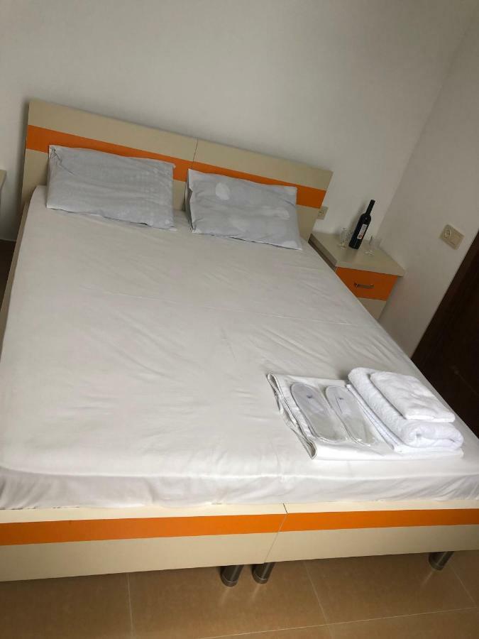 באטומי Orange Home Hotel מראה חיצוני תמונה
